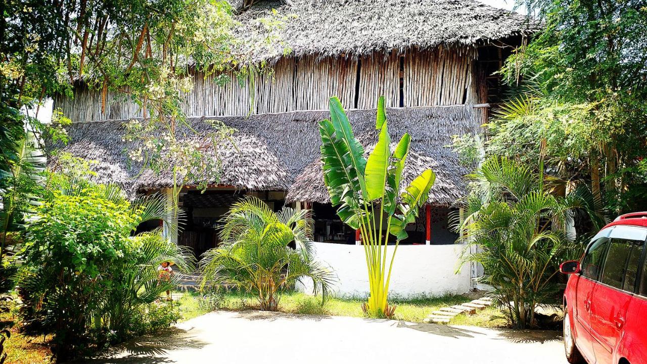 Diani Hostel Diani Beach Exterior foto